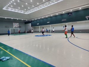 Jasa pembuatan lapangan futsal standar FIFA & bergaransi resmi dari PT. Wira Konstruksi. Material interlock & rumput sintetis. Hubungi Bpk Anwar 081317116767!