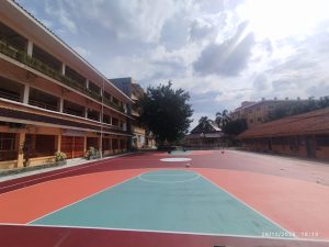 Jasa pembuatan lapangan olahraga sekolah & kampus bergaransi resmi PT. Wira Konstruksi. Layanan multifungsi & aman. Hubungi Bpk Anwar di 081317116767!