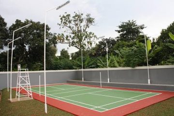 Rincian harga jasa pembuatan lapangan bulutangkis per meter siap pakai dari nol oleh PT. Wira Konstruksi. Murah, bergaransi BWF. Hubungi Bpk Anwar 081317116767!
