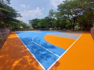 Jasa pembuatan lapangan olahraga bergaransi & standar resmi oleh Wira Konstruksi. Layanan futsal, basket, padel & badminton. Hubungi Bpk Anwar 081317116767!